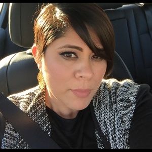 Meet your Posher, Anjelica